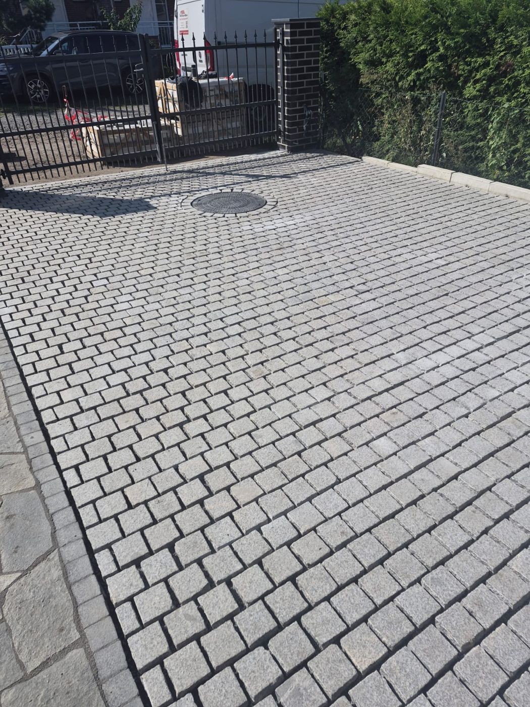 Granitpflaster in einer Einfahrt